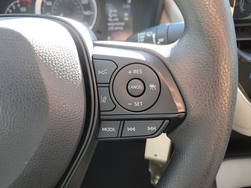 Used 2020 Toyota Corolla LE image 26