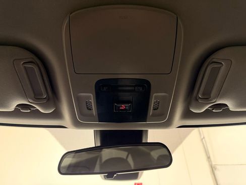 Used 2024 Toyota Camry SE image 18