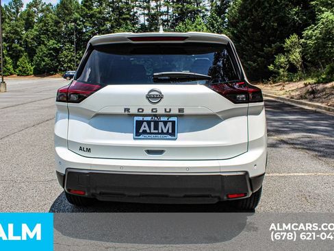 Used 2025 Nissan Rogue SV FWD image 11