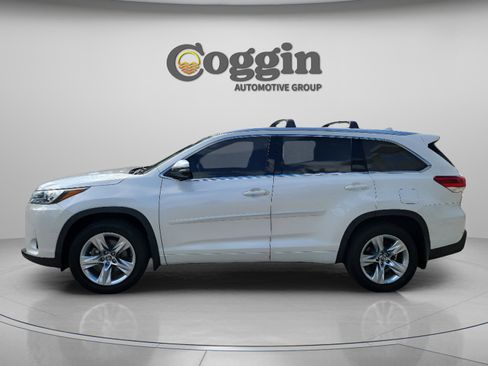 Used 2017 Toyota Highlander Limited w/ Protection Package #3 AWD/4WD image 2