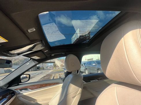 Used 2017 BMW 530i 530i Sedan 4D w/ Premium Package image 29