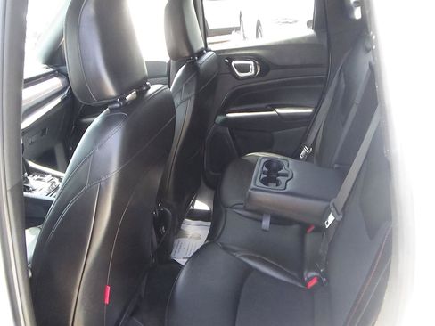 Certified 2025 Jeep Compass Trailhawk AWD/4WD image 13