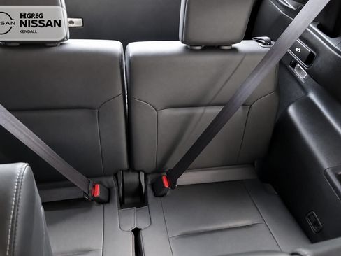 Used 2024 Mitsubishi Outlander AWD image 13