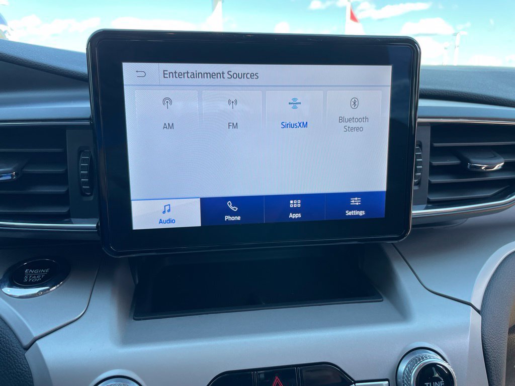 Used 2023 Ford Explorer XLT w/ Equipment Group 202A AWD/4WD image 14