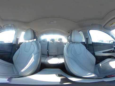 Used 2025 Hyundai Elantra Limited image 43