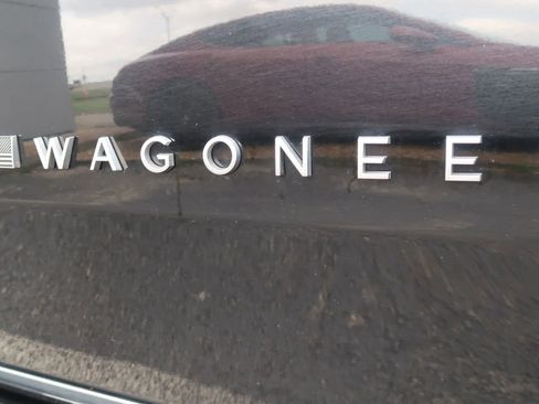 Used 2024 Jeep Wagoneer Series II image 52