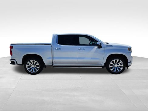 Used 2019 Chevrolet Silverado 1500 High Country w/ Technology Package AWD/4WD image 5