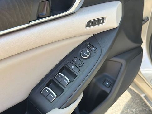 Used 2018 Honda Accord Touring image 25
