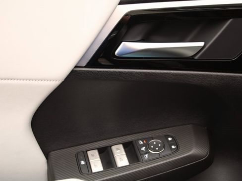 New 2025 Mitsubishi Outlander SE image 14