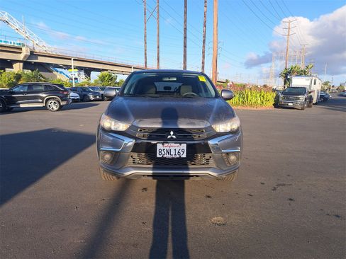Used 2018 Mitsubishi Outlander Sport ES image 2