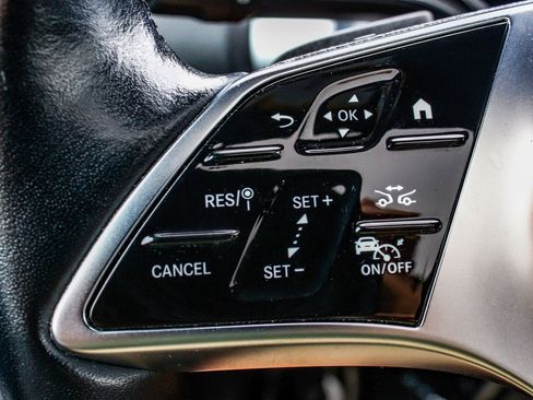 Used 2024 Mercedes-Benz GLB 250 4MATIC w/ Driver Assistance Package image 28