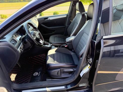 Used 2014 Volkswagen Jetta GLI image 8