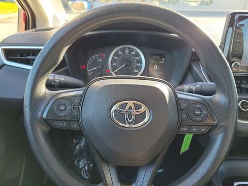 Used 2022 Toyota Corolla LE image 23