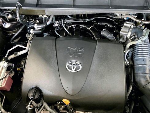 Used 2022 Toyota Highlander XLE image 32