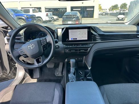 Used 2025 Toyota Camry LE FWD image 8
