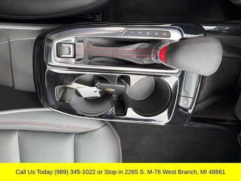 Used 2024 Chevrolet Trax RS w/ Sunroof Package image 19