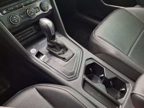 Used 2021 Volkswagen Tiguan SEL image 17