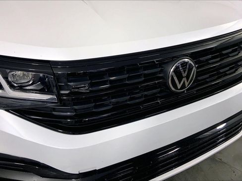 Used 2023 Volkswagen Atlas Cross Sport SEL R-Line AWD/4WD image 29
