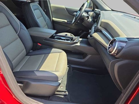 Used 2025 Chevrolet Equinox LT w/ Convenience Package II AWD/4WD image 9