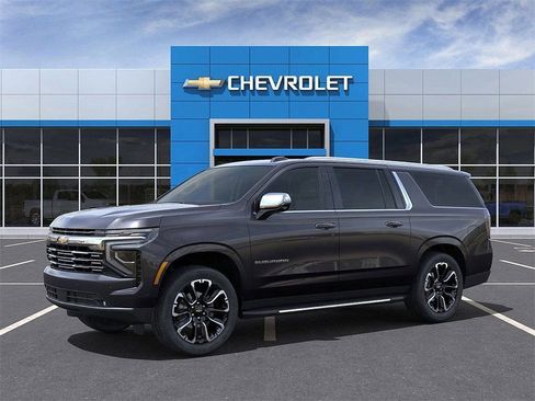 New 2025 Chevrolet Suburban Premier image 2