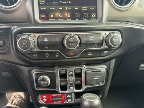 Used 2022 Jeep Gladiator Rubicon w/ LED Lighting Group AWD/4WD image 12