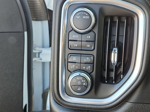 Used 2022 GMC Sierra 3500 SLE w/ SLE Convenience Package image 16