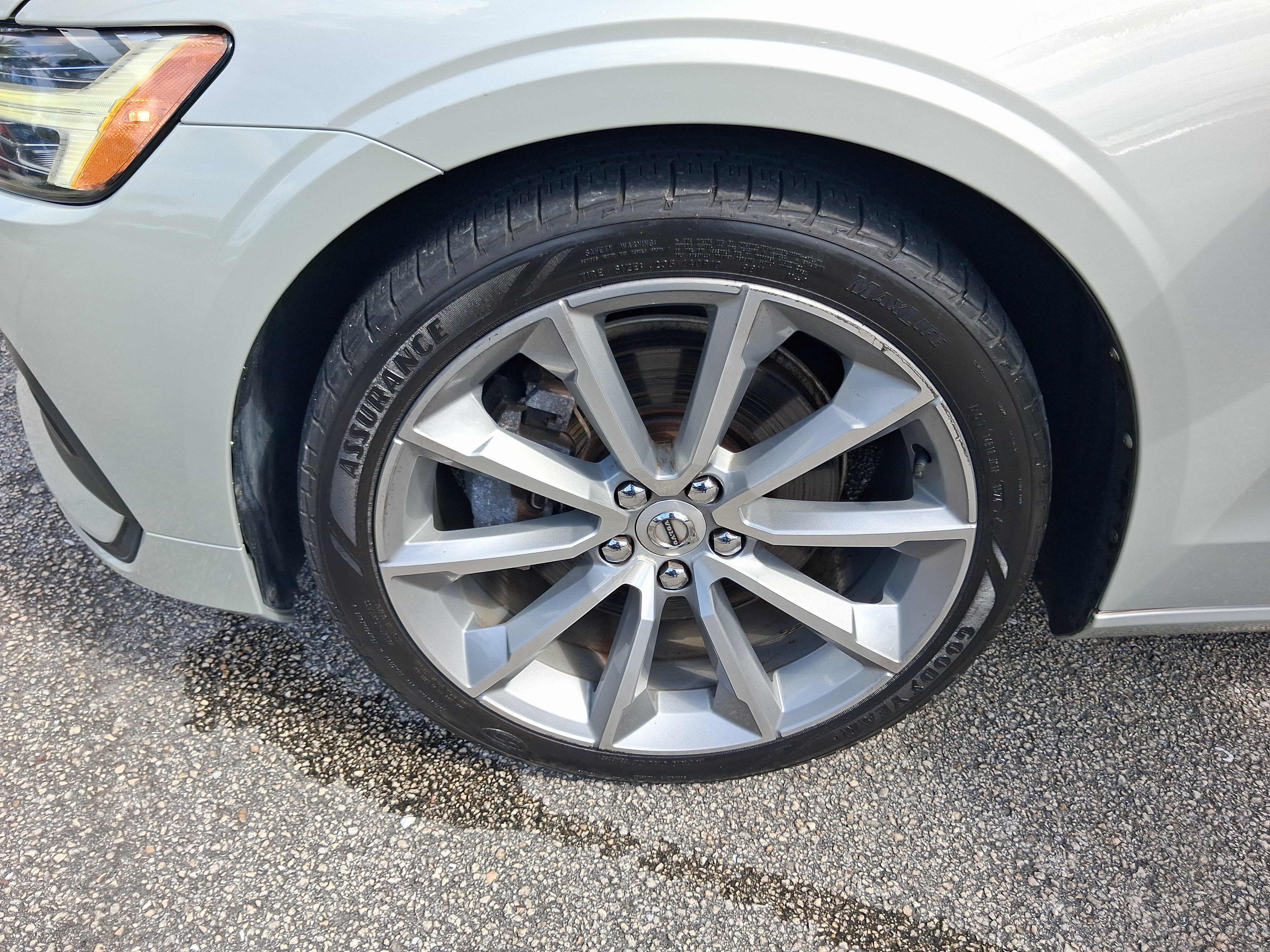 Used 2020 Volvo V60 T5 Momentum FWD image 17