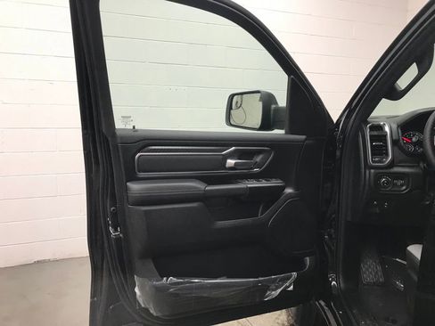 New 2026 RAM 1500 4x4 Crew Cab image 9