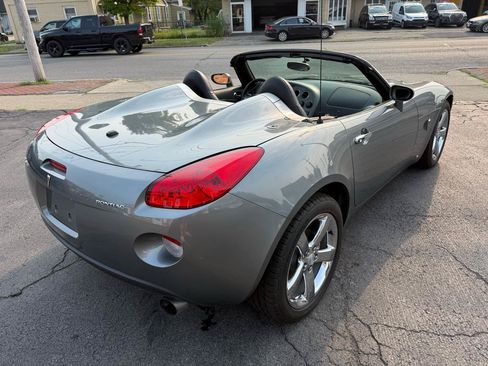 Used 2007 Pontiac Solstice Convertible w/ Premium Package RWD image 6