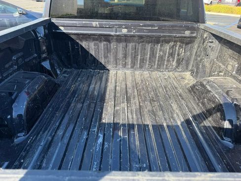Used 2025 GMC Sierra 1500 SLT AWD/4WD image 14