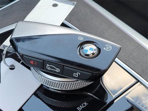 Used 2024 BMW X7 xDrive40i w/ Premium Package image 42