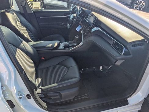 Used 2023 Toyota Camry SE image 5