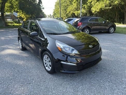 Used 2017 Kia Rio LX w/ Power Package FWD image 2