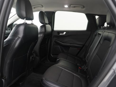 Used 2024 Ford Escape SE image 21