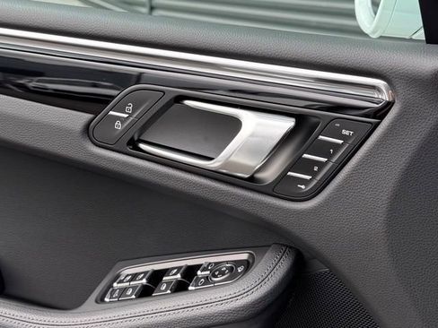 New 2026 Porsche Macan image 15