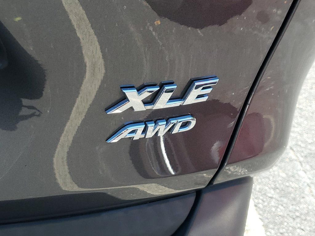 Used 2024 Toyota RAV4 XLE AWD/4WD image 8