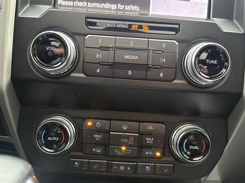 Used 2019 Ford F150 Lariat w/ Equipment Group 502A Luxury image 24