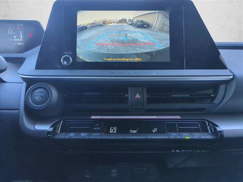 Used 2025 Toyota Prius LE image 18