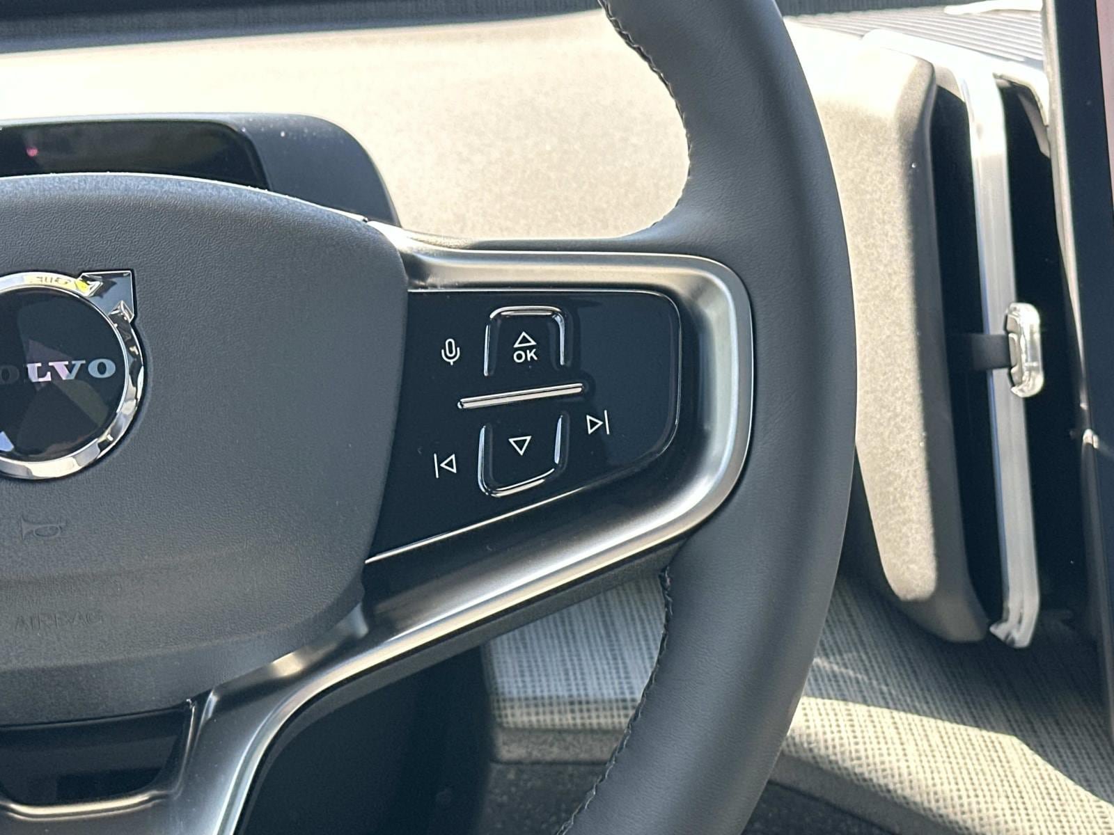 New 2026 Volvo EX30 Ultra AWD/4WD image 9