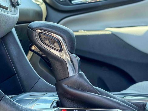 Used 2022 Chevrolet Equinox LT w/ LPO, Floor Liner Package FWD image 20