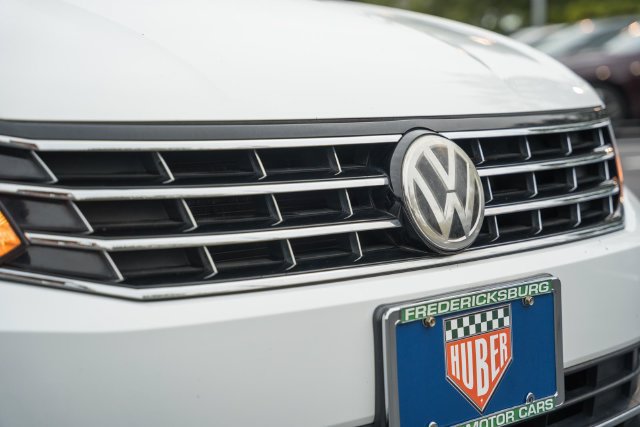 Used 2016 Volkswagen Passat 1.8T SE FWD image 11