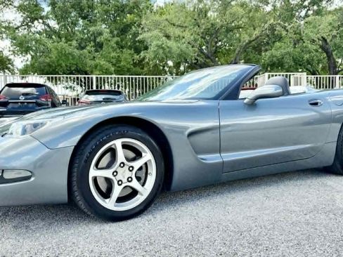Used 2004 Chevrolet Corvette Convertible image 1