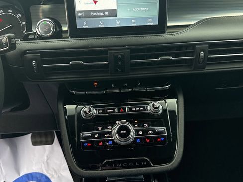 Used 2022 Lincoln Corsair AWD w/ Equipment Group 101A image 18