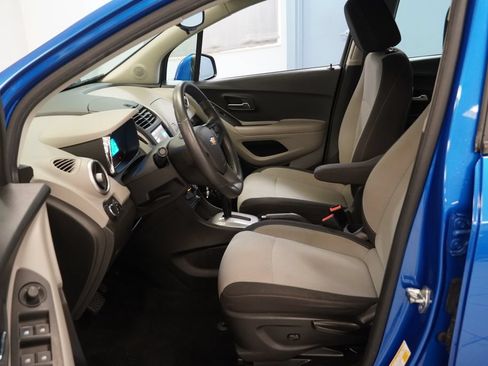 Used 2016 Chevrolet Trax LS FWD image 4