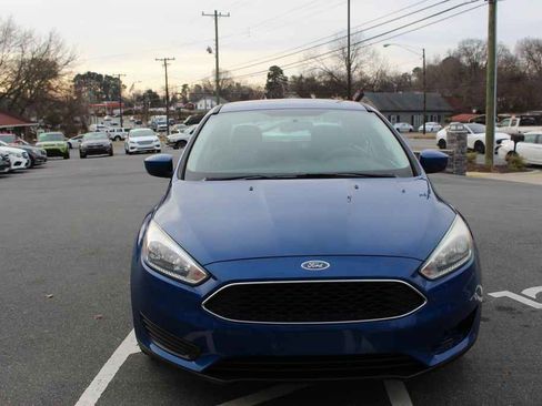 Used 2018 Ford Focus SE image 2
