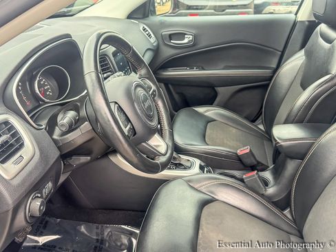 Used 2019 Jeep Compass Latitude w/ Popular Equipment Group image 9