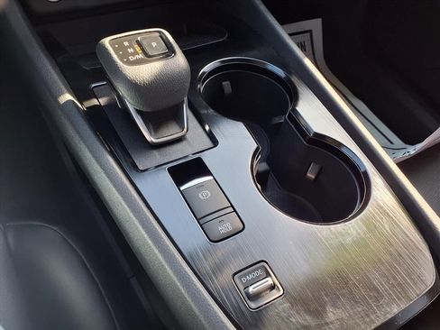 Certified 2023 Nissan Rogue SV w/ SV Premium Package image 8