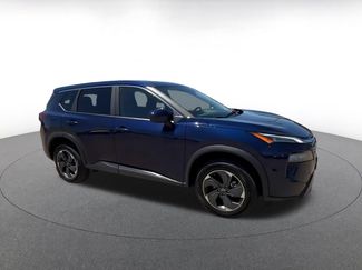 Used 2025 Nissan Rogue SV FWD video 2