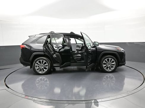Used 2022 Toyota RAV4 Limited AWD/4WD image 41