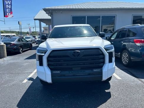 Used 2025 Toyota Tundra SR5 w/ SR5 Premium Package AWD/4WD image 3